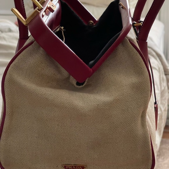 Authentic Prada bag - Picture 9 of 16